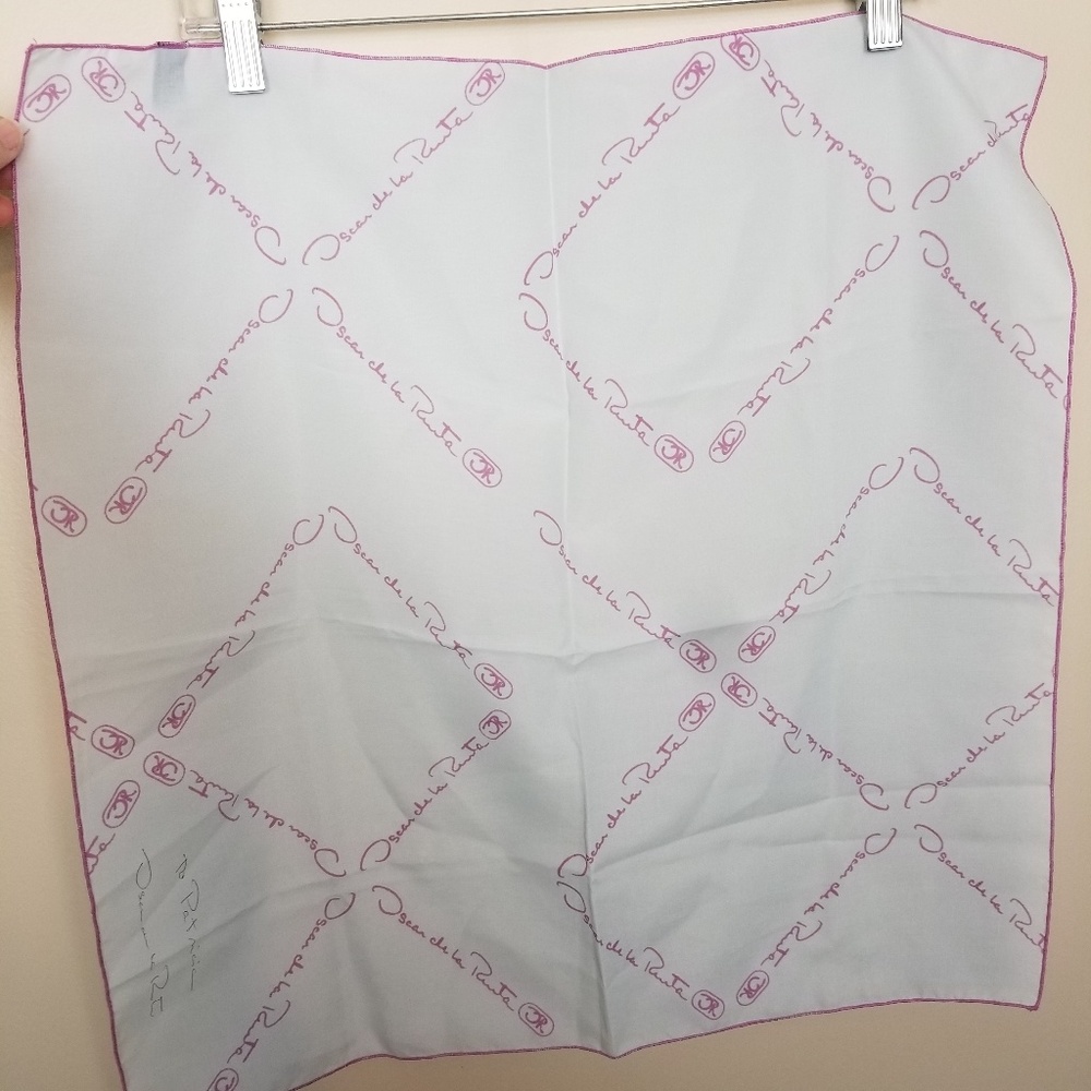 Symphony Scarfs signature Oscar de la Renta